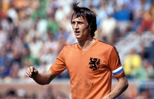 Il calcio piange Cruyff: il cordoglio del Milan