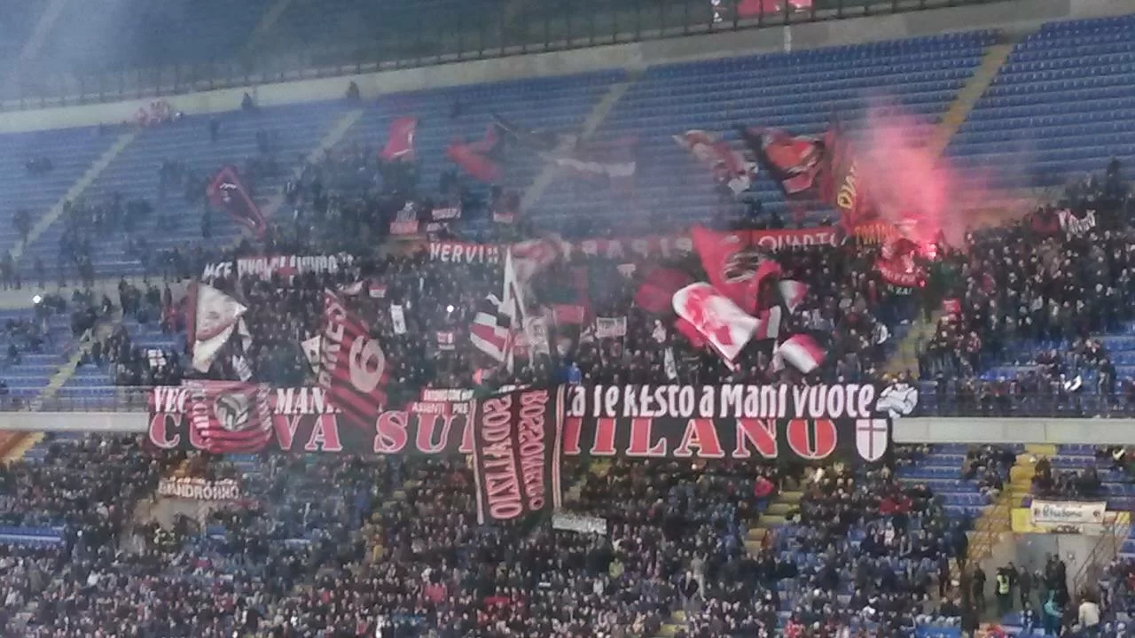 Comunicato Curva Sud: “Non vogliono arrivare sesti. Via Galliani o vendete il Milan”
