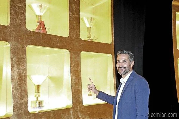 Oggi Yepes a Casa Milan