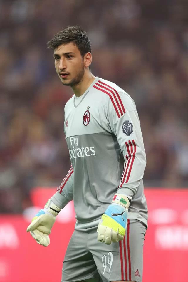 Donnarumma e Mauri, le uniche luci nel buio pesto