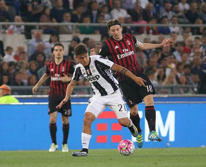 Tuttosport, tra Milan e Juve una rivalità a tutto campo