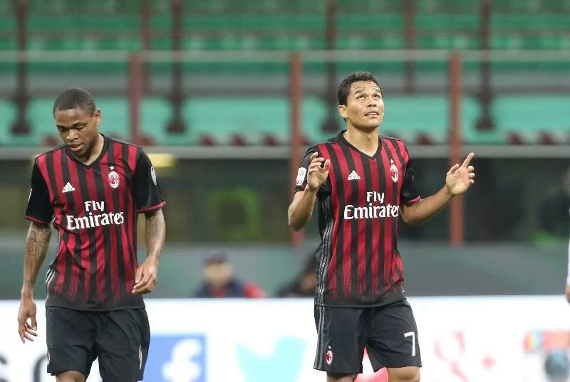 L’arrabbiato Bacca rifiuta ancora il West Ham: gli inglesi aspettano fino a lunedì, è scontro col Milan