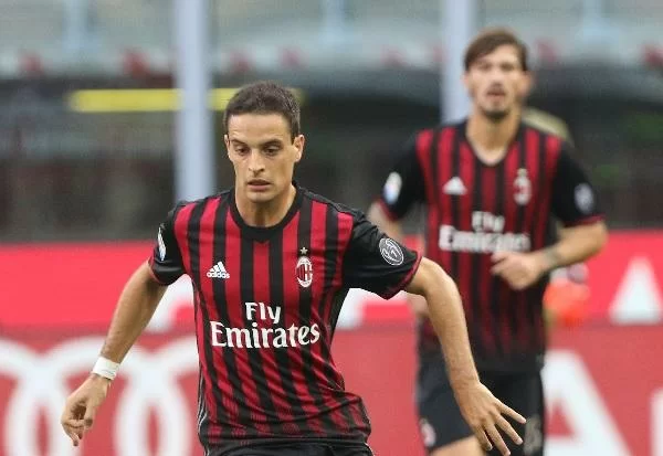 Bonaventura: “Gioco bene grazie al mister e a tutto lo staff. Obiettivo? Vincere con il Milan. Avrei voluto giocare con Ronaldinho. Messi è il più forte”