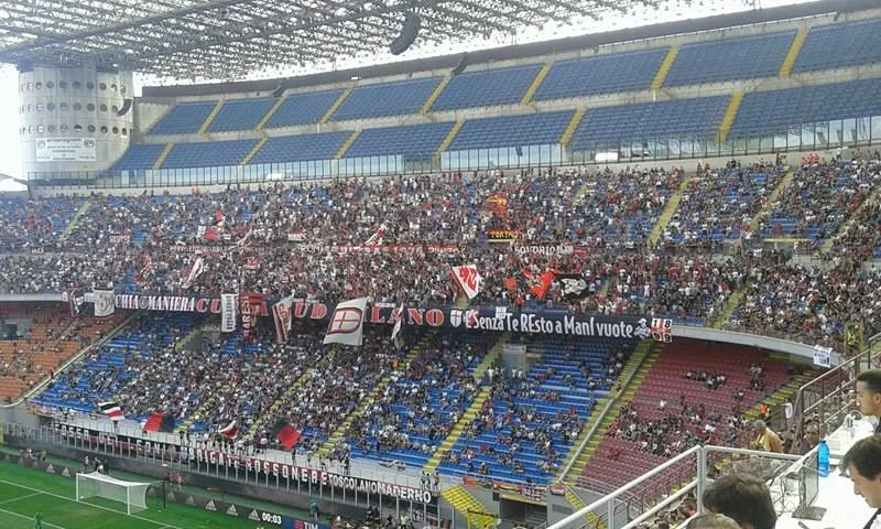 Milan-Udinese: rossoneri fischiati sotto la Curva Sud