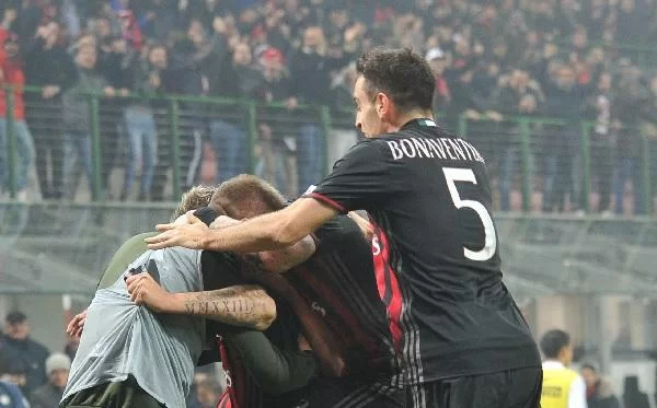 Crossa l’8, segna il 5: il Milan fa 13. La dura legge “Suso-Bonaventura”