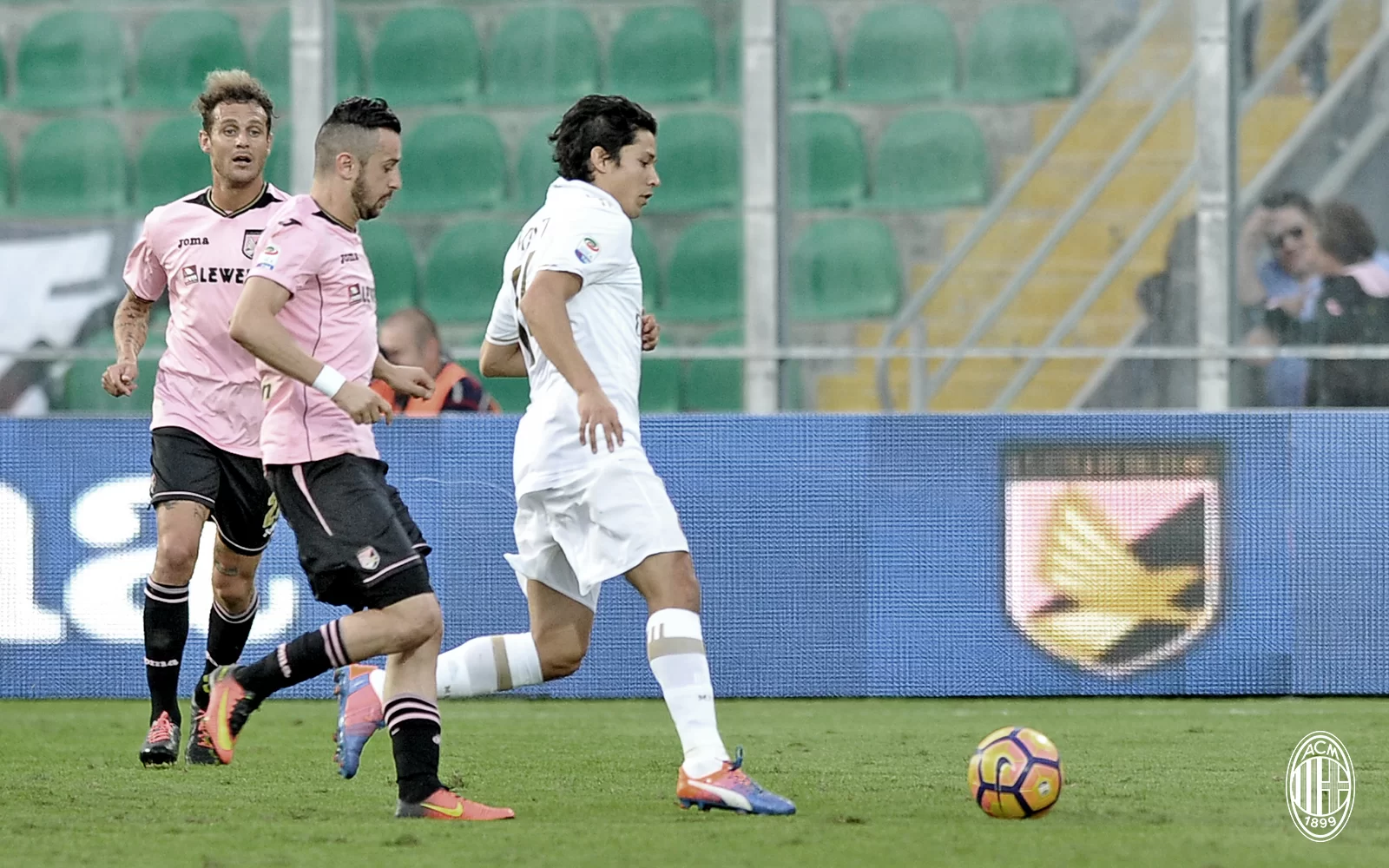 Milan-Atalanta, Mati Fernandez non convocato per un’infiammazione al ginocchio sinistro