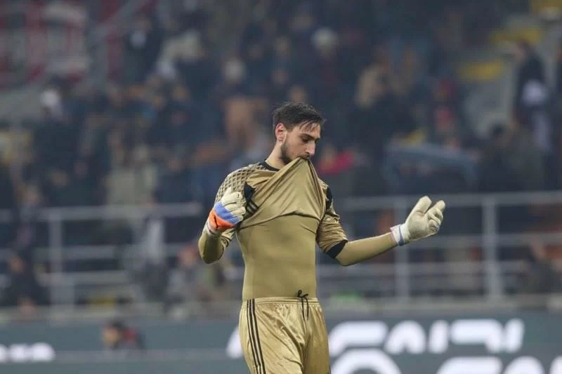 Donnarumma analizza l’errore di Pescara, simulandolo in giardino