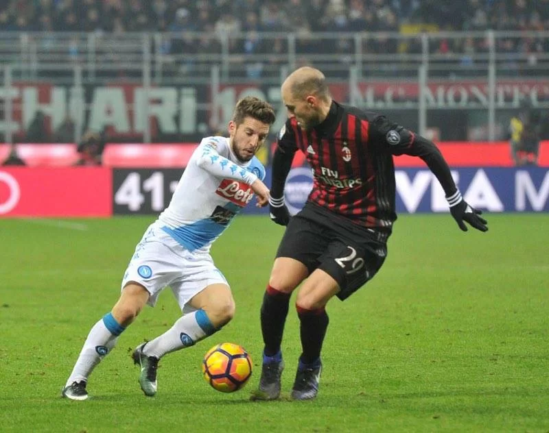 Gazzetta, Mertens a caccia del suo primo gol contro il Milan