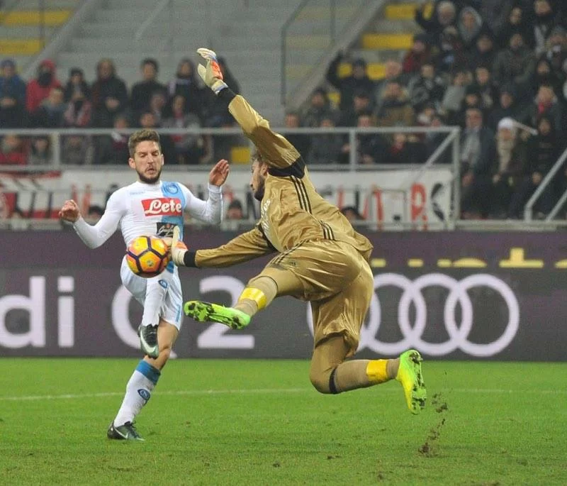 Tabù Milan per Dries Mertens: contro il Diavolo è fermo “al palo”