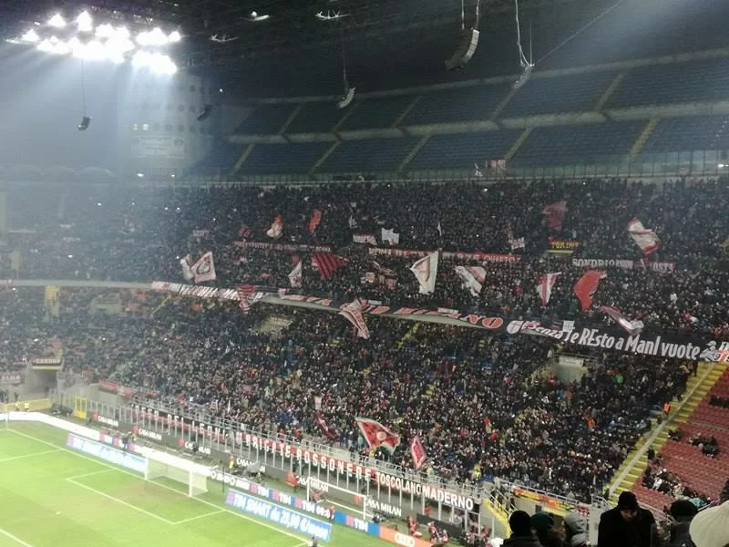 ANSA: la Polizia evita rissa tra tifosi di Milan e Napoli sull’A1