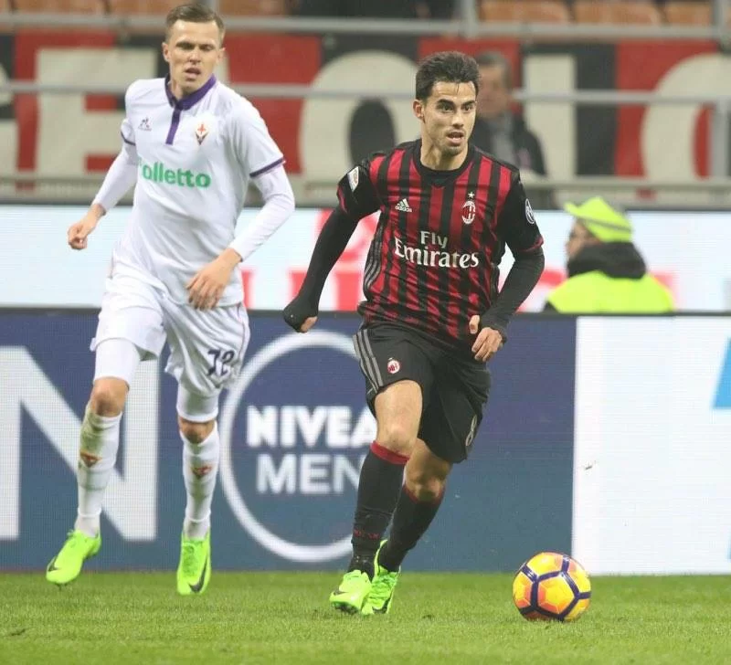 Milan-Chievo, si ferma Suso: al suo posto entra Ocampos. La situazione