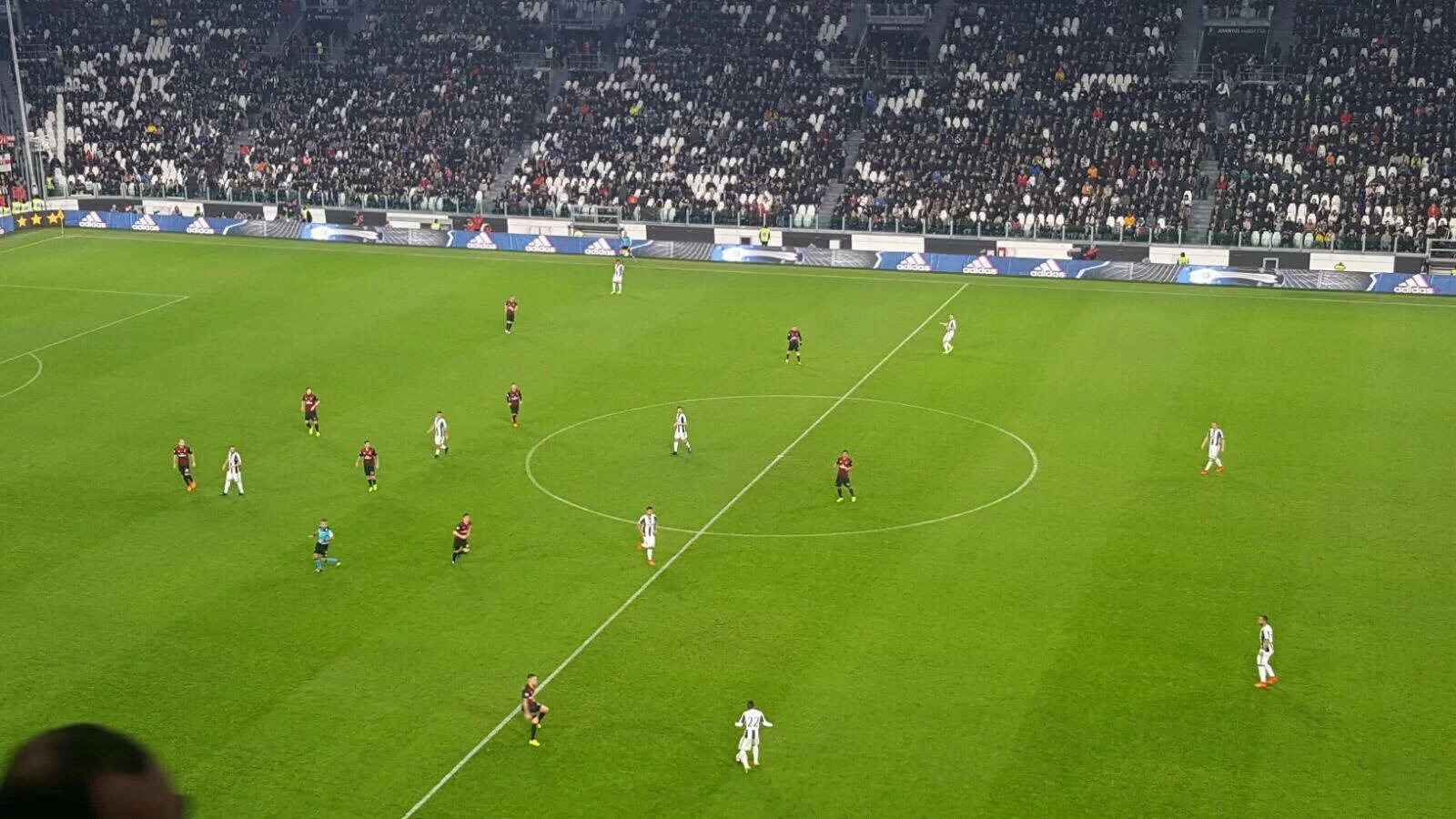 CorSera: a conti fatti la Juve merita la vittoria, ma il modo in cui è arrivata fa imbestialire il Milan