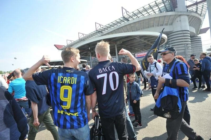 Gazzetta: Milan-Inter, il mondo guarda il derby. I biglietti…