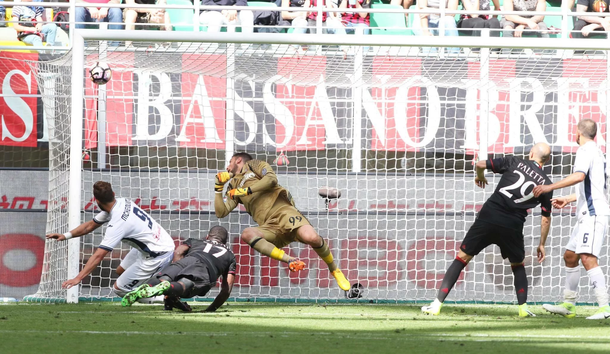Milan-Empoli, solo quattro rossoneri rispetto a due anni fa: i precedenti da sapere