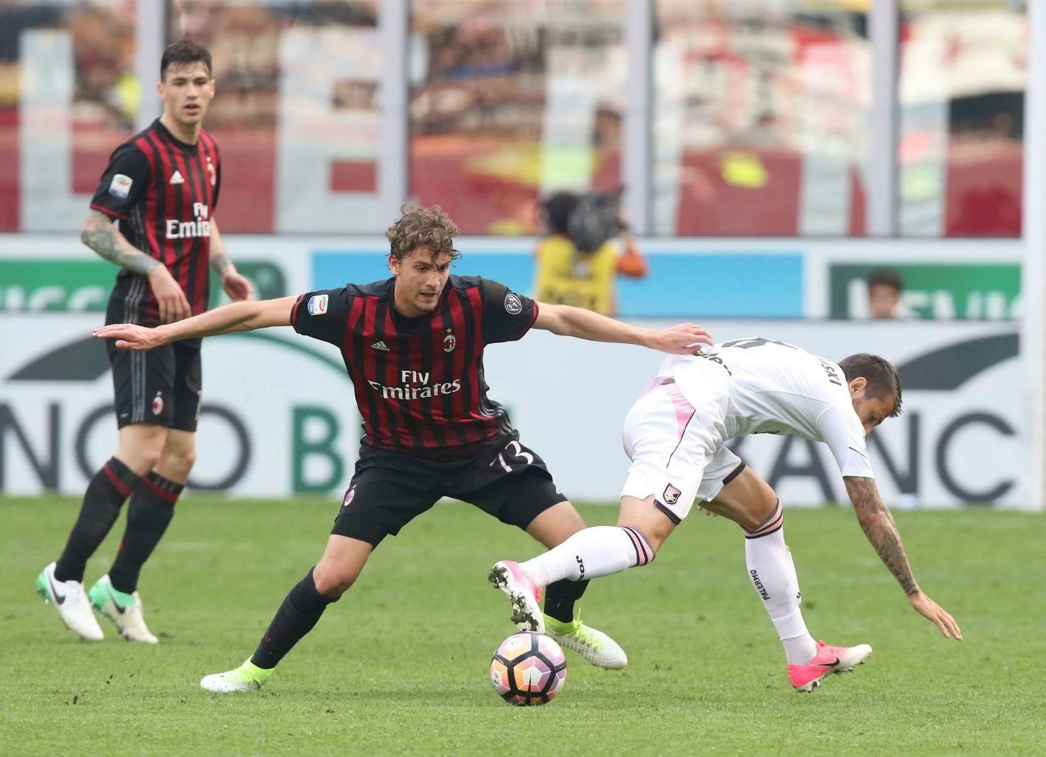 Milan, Locatelli potrebbe presto partire in prestito: Genoa e Fiorentina sulle sue tracce