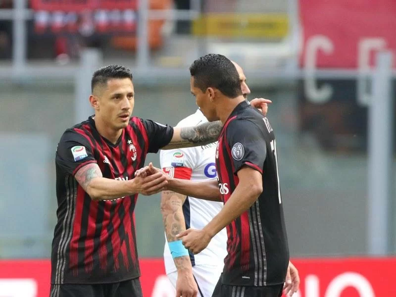 Gazzetta: contro il Bologna Bacca e Lapadula insieme dal primo minuto?