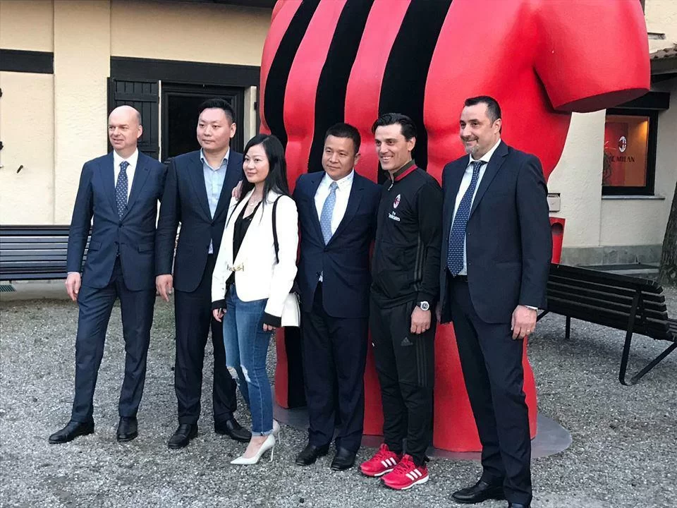 Tuttosport, un anno di Milan tra Fininvest e cinesi. Dalle trattative alla rivoluzione del CDA, passando dal closing