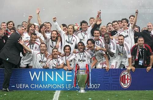 Raggi X: Milan, Pirlo e Kakà verso il ritiro. Gilardino unico superstite di Atene 2007
