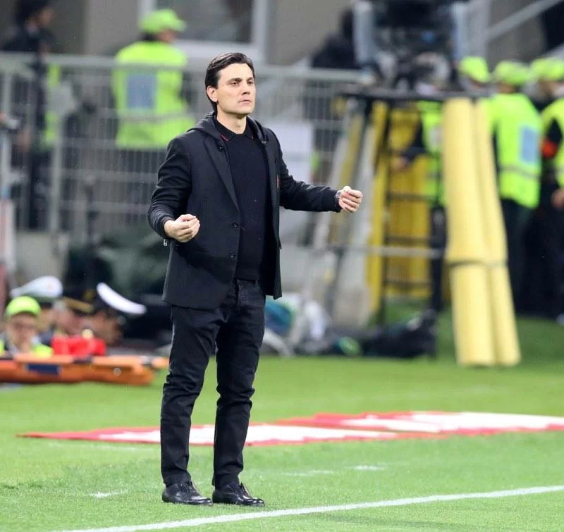 CorSport, aria di rivoluzione: Mancini al Milan, Montella alla Roma?