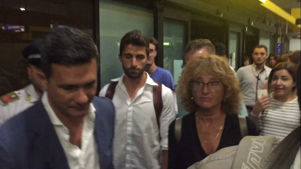 SM VIDEO/ L’arrivo di Fabio Borini alla Malpensa: “Sono contento”