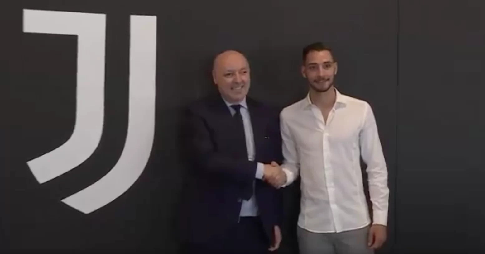 De Sciglio: “Allegri mi fa sentire la sua fiducia. Se uno ha la faccia da bravo ragazzo non vuol dire che non ha cattiveria”
