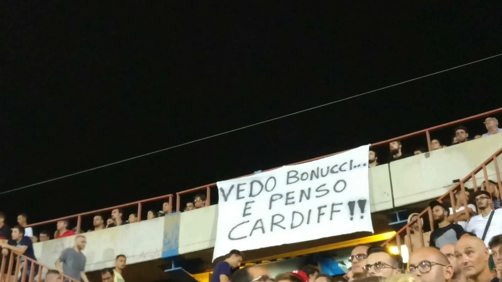 Dal Massimino, sfottò dei tifosi: “Vedo Bonucci e penso Cardiff!”