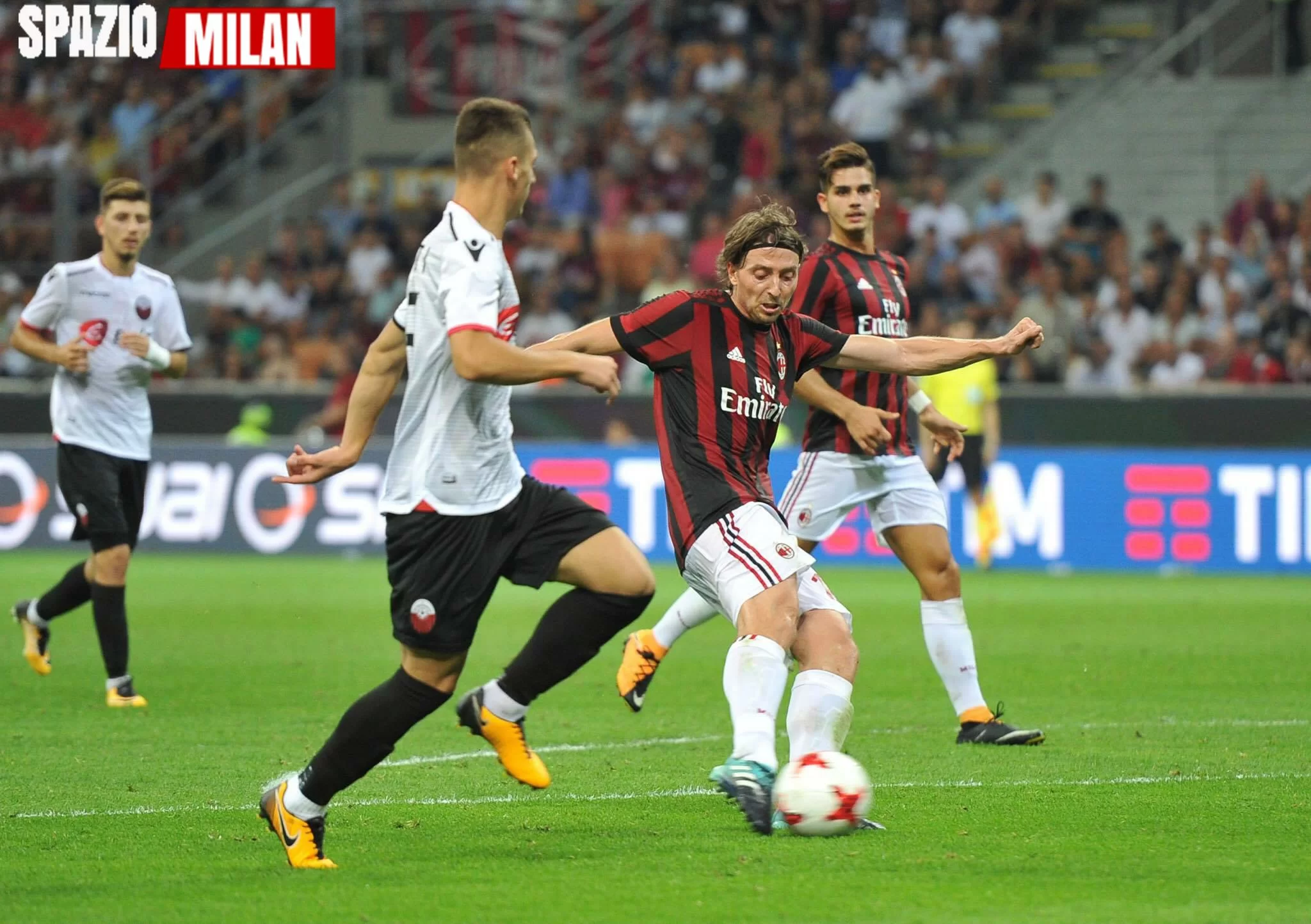 Sassuolo-Milan: Zapata e Calabria tornano titolari, Montolivo e Kessié i due mediani