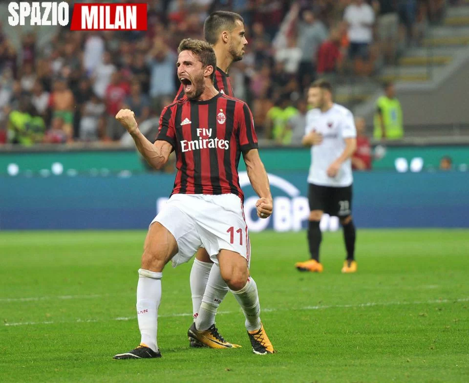 Milan-Roma, la formazione ufficiale dei rossoneri: Borini quinto di destra, André Silva e Kalinic in attacco. Calhanoglu in mediana