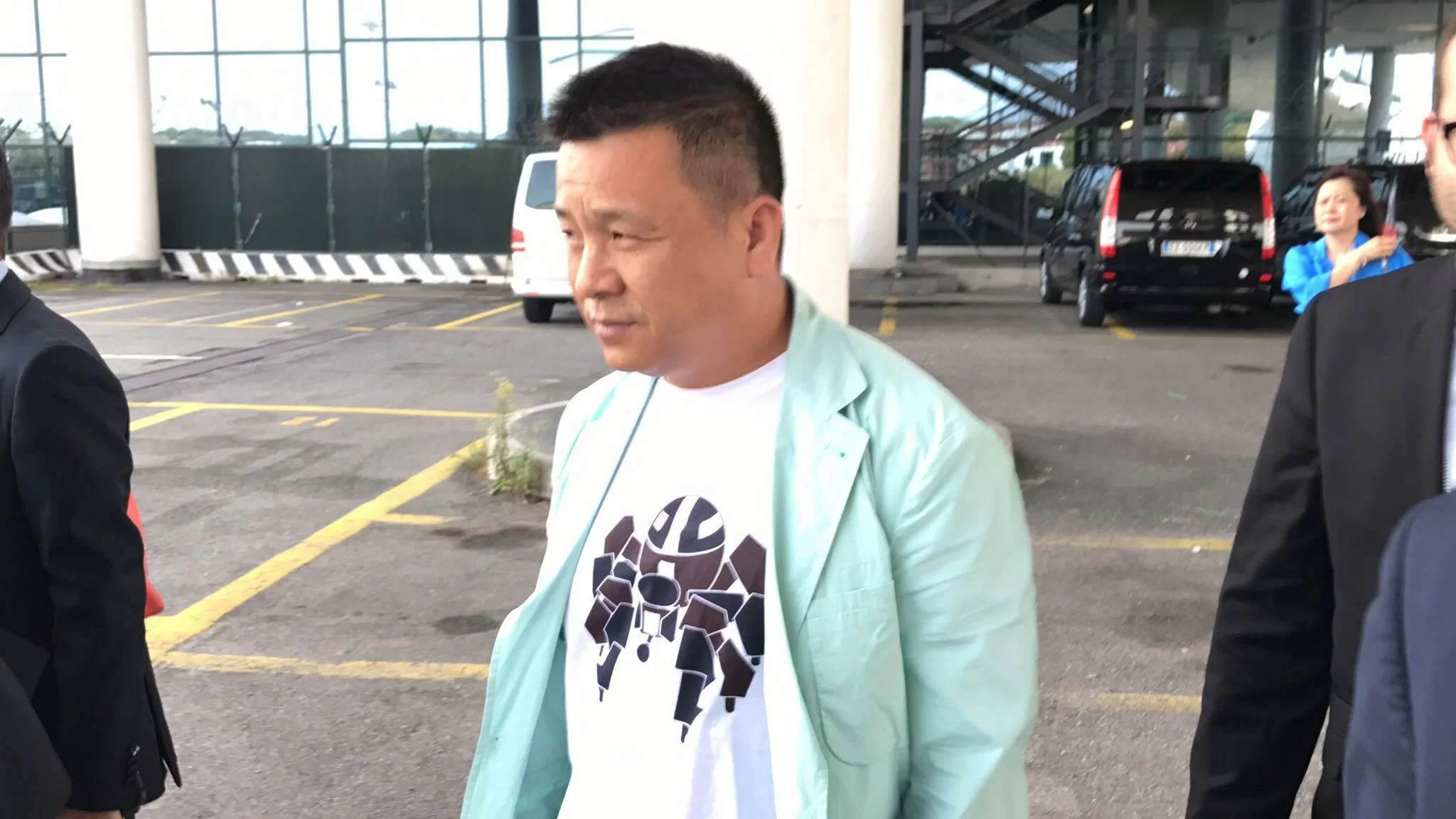 SM/ Yonghong Li, l’aumento di capitale e l’ipotesi Scaroni: ulteriori aggiornamenti