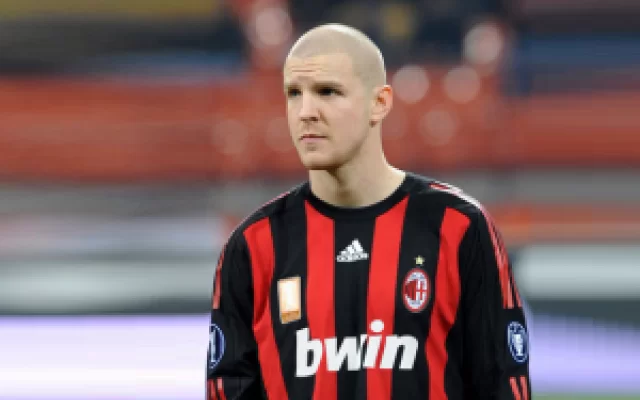 Ex Milan, Senderos lascia il calcio giocato