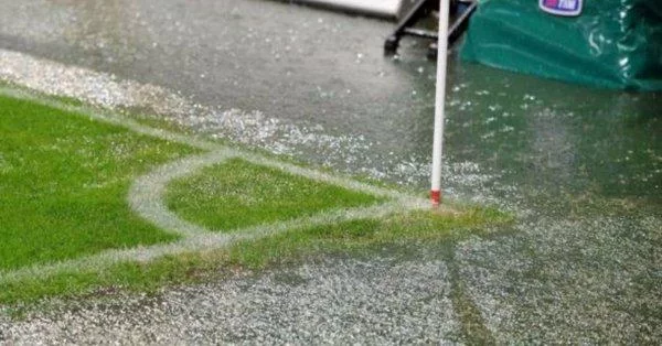 Nubifragio su Roma, strade allagate e parte della città senza elettricità: a rischio rinvio Lazio-Milan!