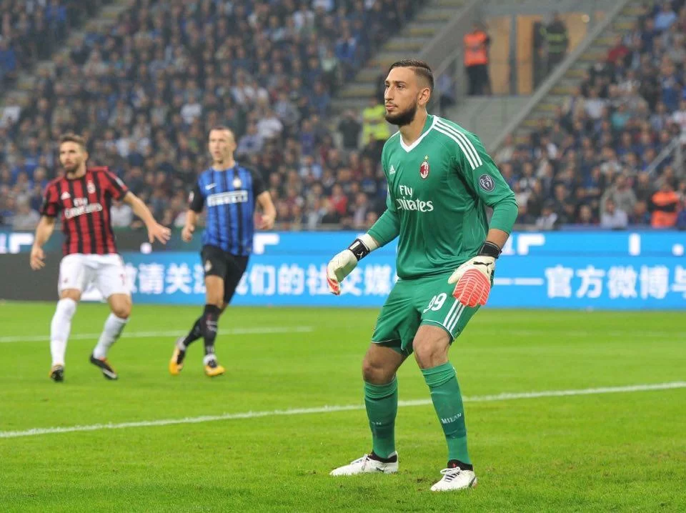 CALCIOMERCATO / Milan, la Juventus ci riprova per Donnarumma. Ecco cosa potrebbe fare la differenza