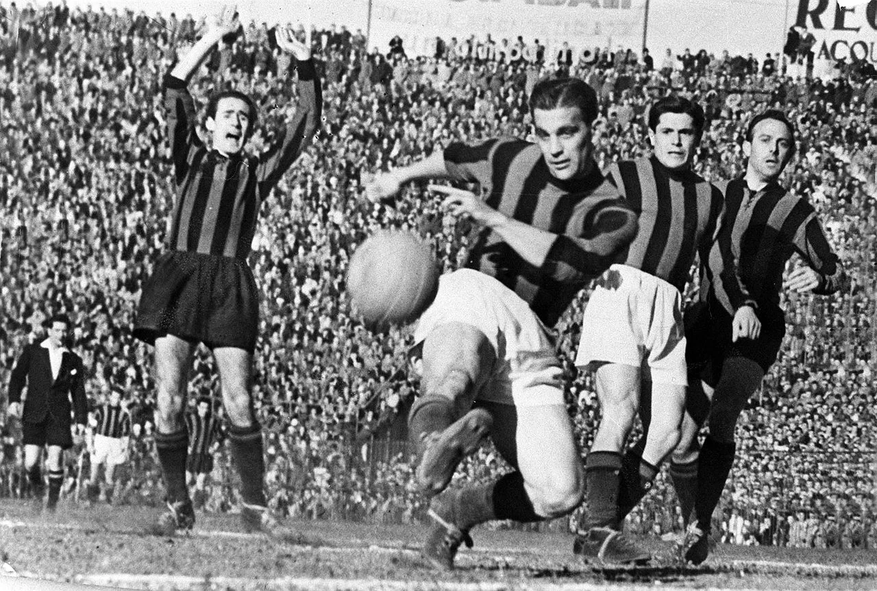 Accadde oggi: Serie A 1954/55, Juventus-Milan 3-4
