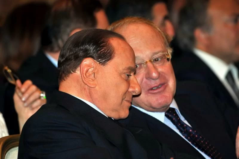 Milano Finanza, incontro Berlusconi-Singer: i dettagli