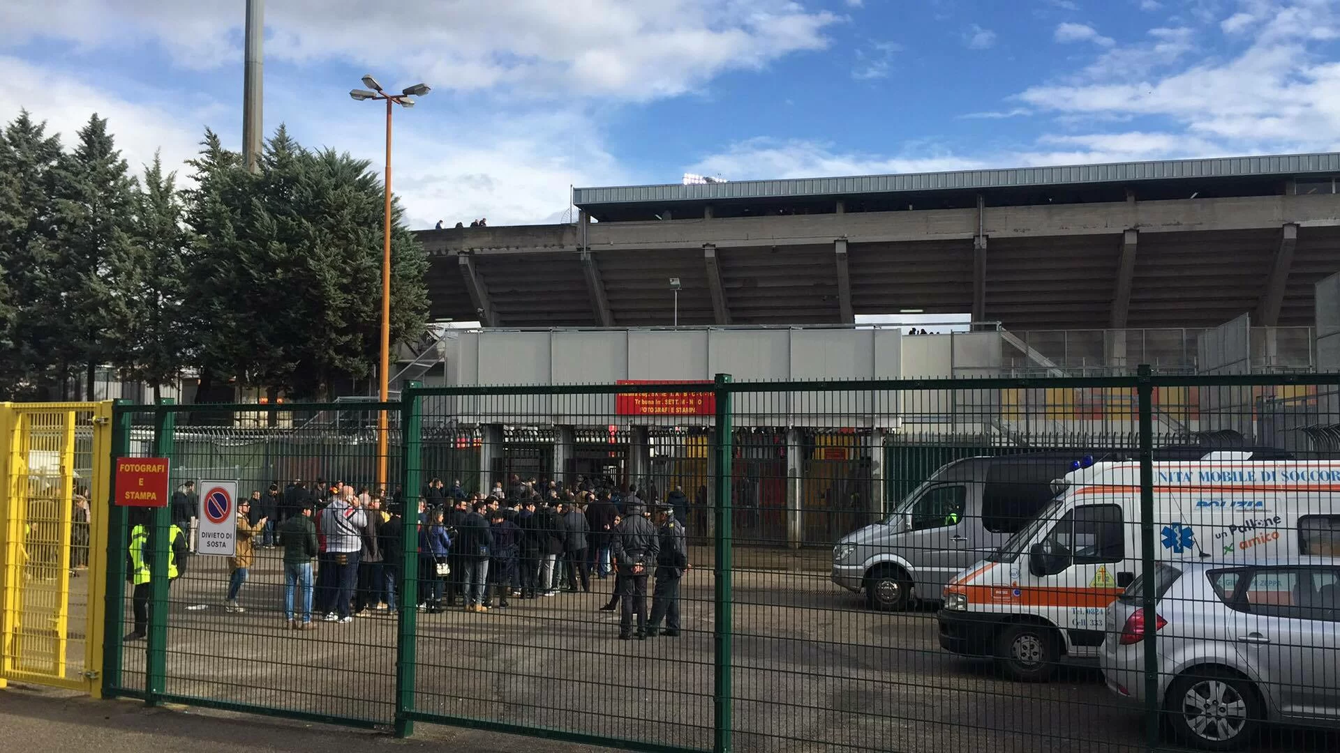 SM PHOTOGALLERY/ Tifosi presenti al Vigorito