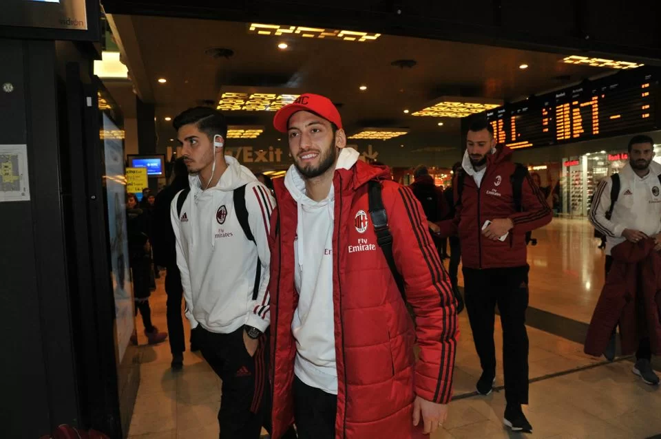 Milan-Crotone: Biglia e Calhanoglu tornano titolari, Bonaventura in mediana