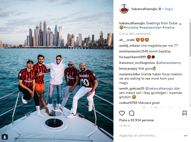Instagram, Calhanoglu al sole di Dubai insieme agli amici