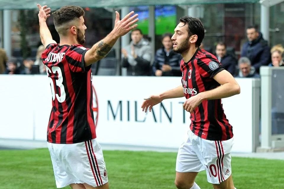 Tra rimandati, bocciati e promossi a pieni voti: le pagelle dell’attacco rossonero