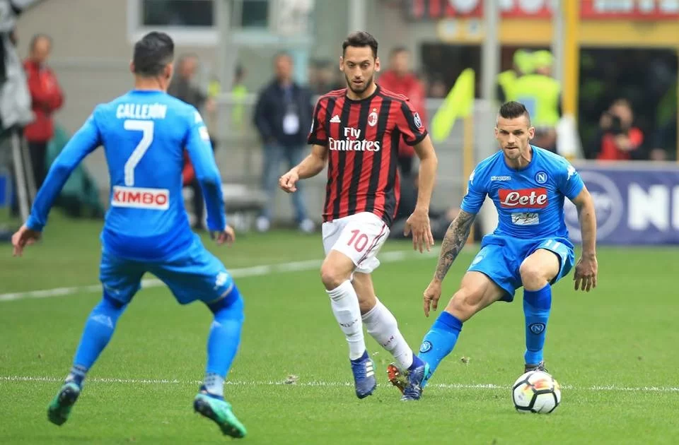 Rinvio Milan-Genoa, Calhanoglu sconterà la sua squalifica contro il Napoli