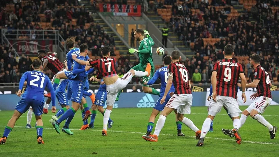 Gazzetta • Derby in tutti i… Sensi: Milan e Inter si sfidano per il centrocampista del Sassuolo