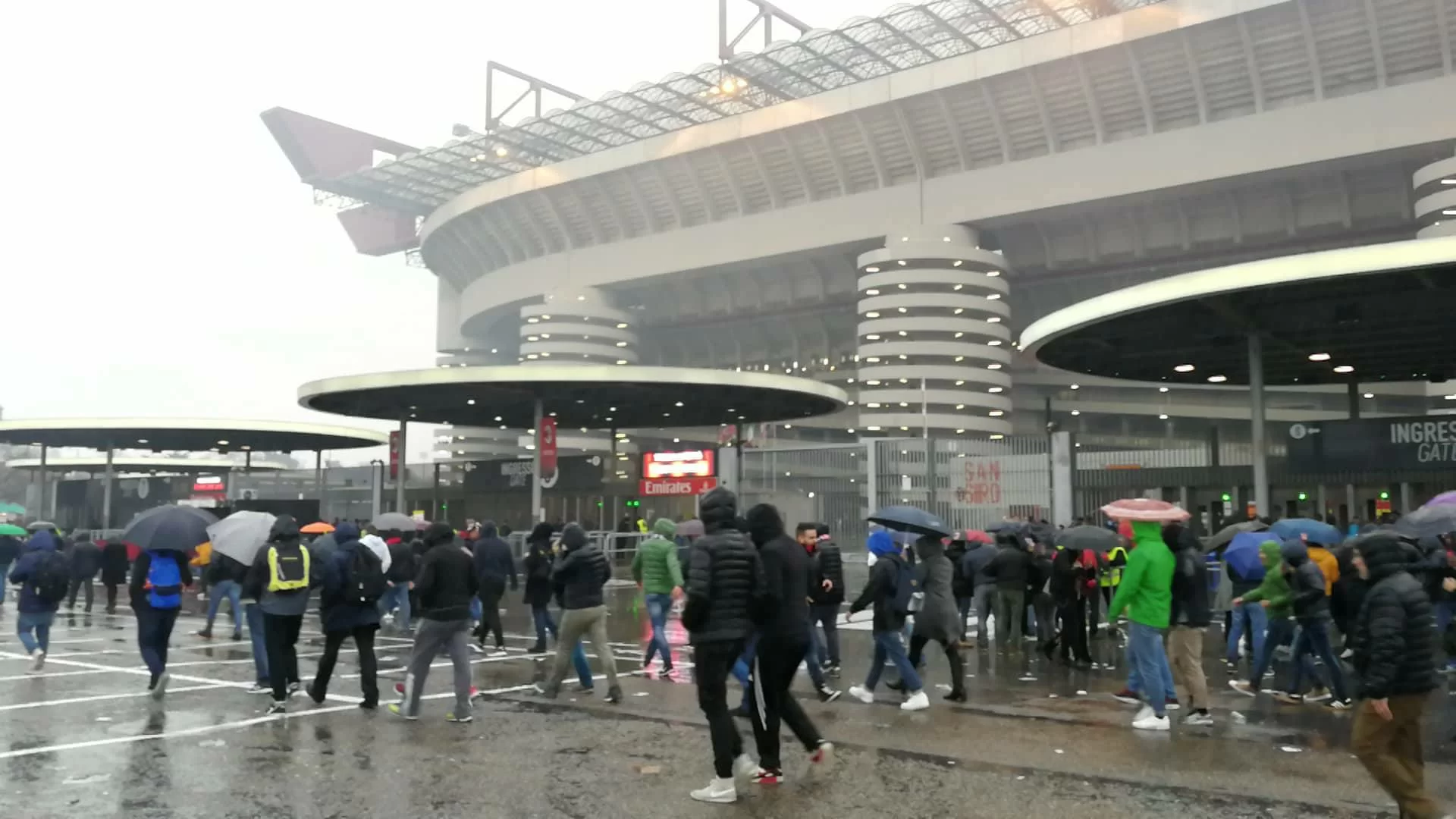 Milan e Inter corrono verso il nuovo stadio, incarico a Goldman Sachs: il punto