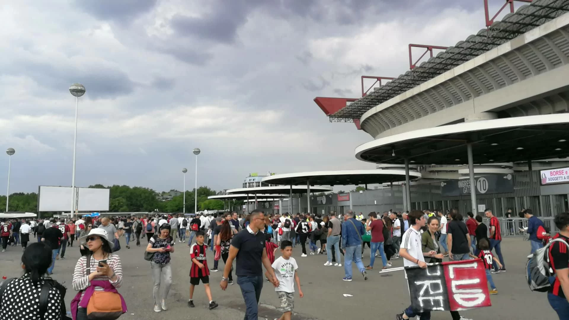 Milan, i tifosi rispondono presente: oltre 60mila domani a San Siro