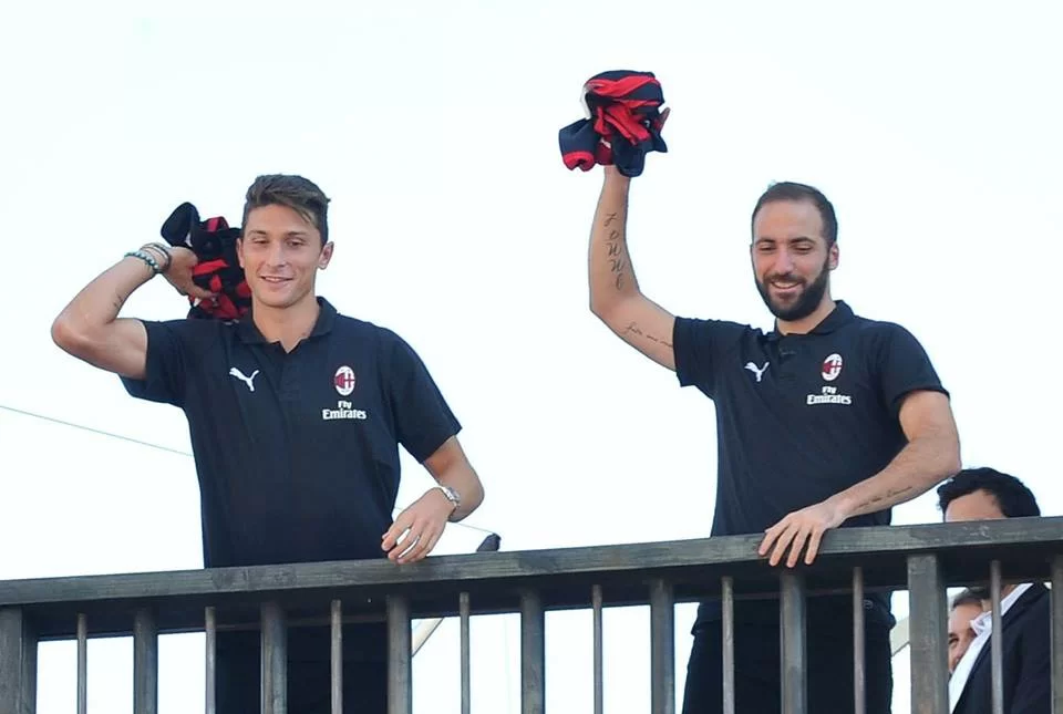 Higuain se ne va, Caldara torna a disposizione. Mattia, consolaci tu