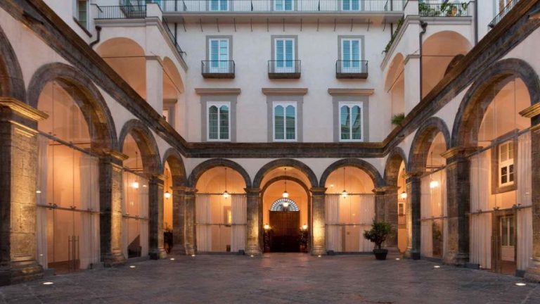 Palazzo Caracciolo Napoli-Milan