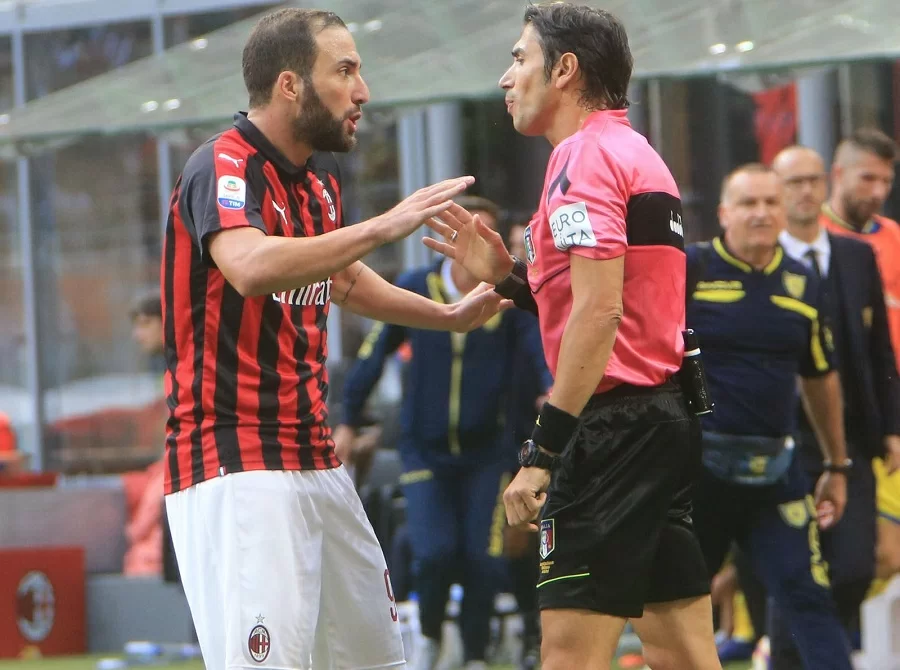Milan-Lazio, arbitra Calvarese. Al VAR Manganiello
