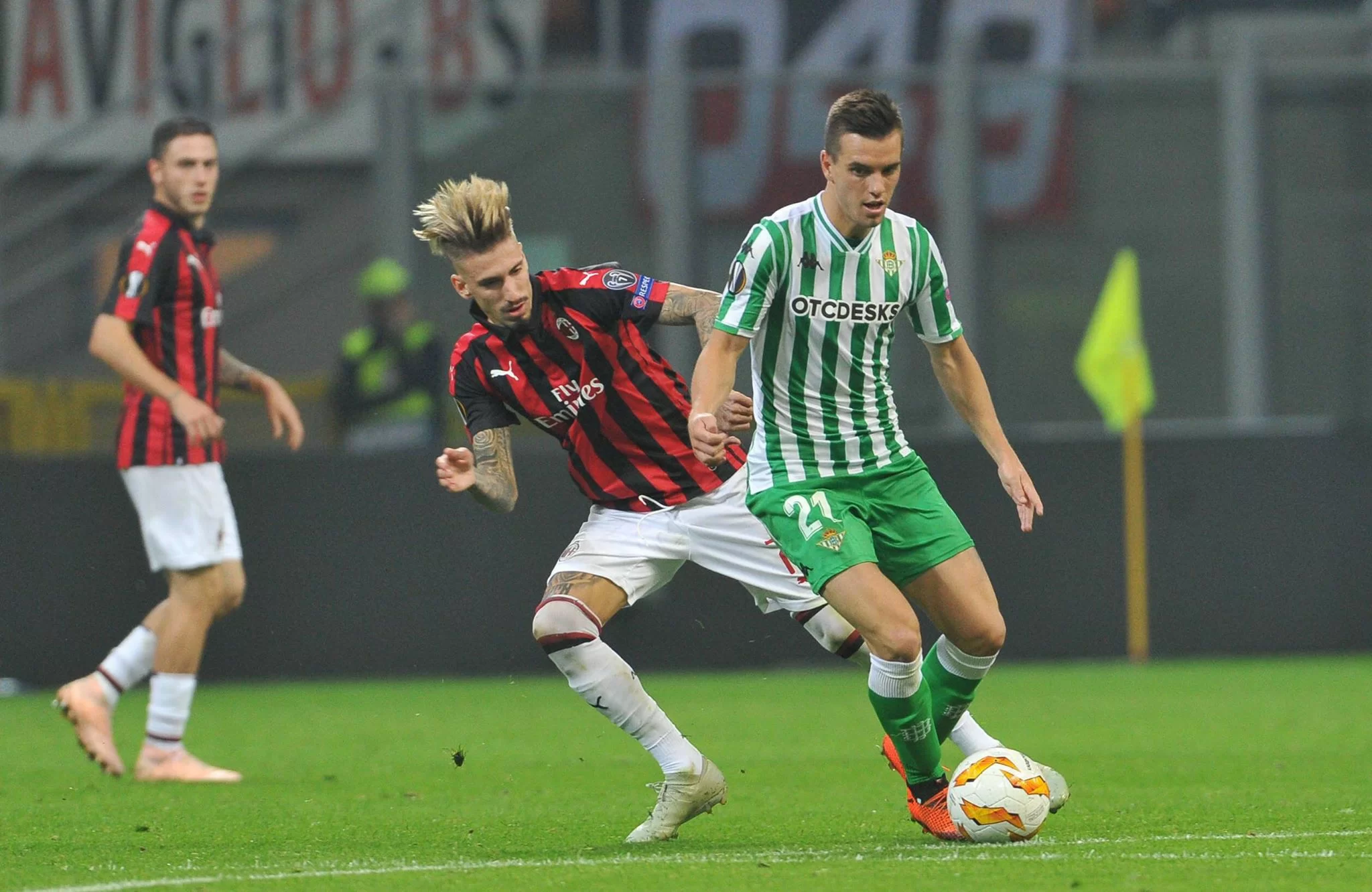 Milan-Betis, gli spagnoli raddoppiano con Lo Celso: rossoneri in seria difficoltà