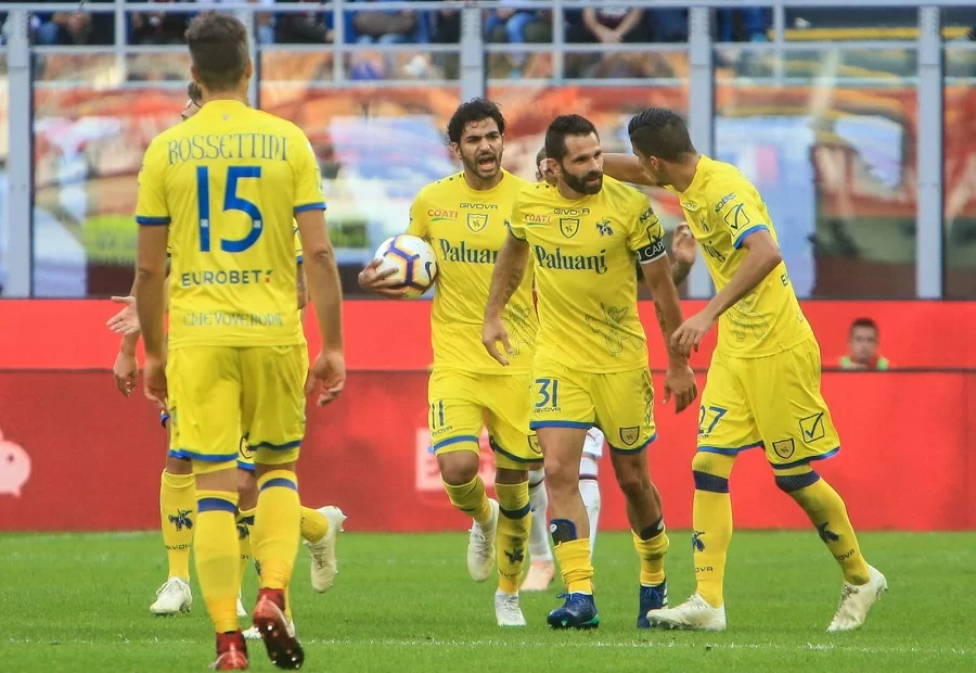 Serie A, il Chievo fa un favorone al Milan: clamoroso KO Lazio. Il Torino vince e va a -3