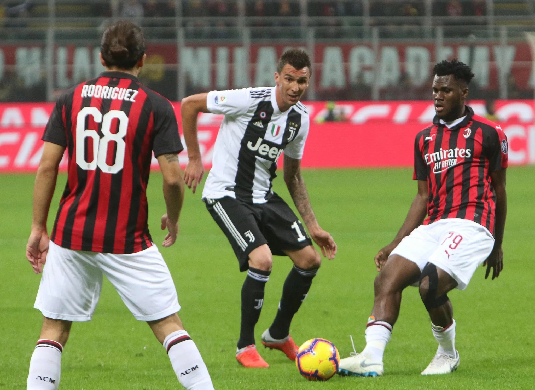 Mandzukic è l’alternativa a Ibra. Al via i contatti con il croato