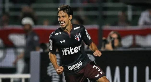 CALCIOMERCATO/ Niente Milan per Rodrigo Caio: il difensore ad un passo dal Barcellona