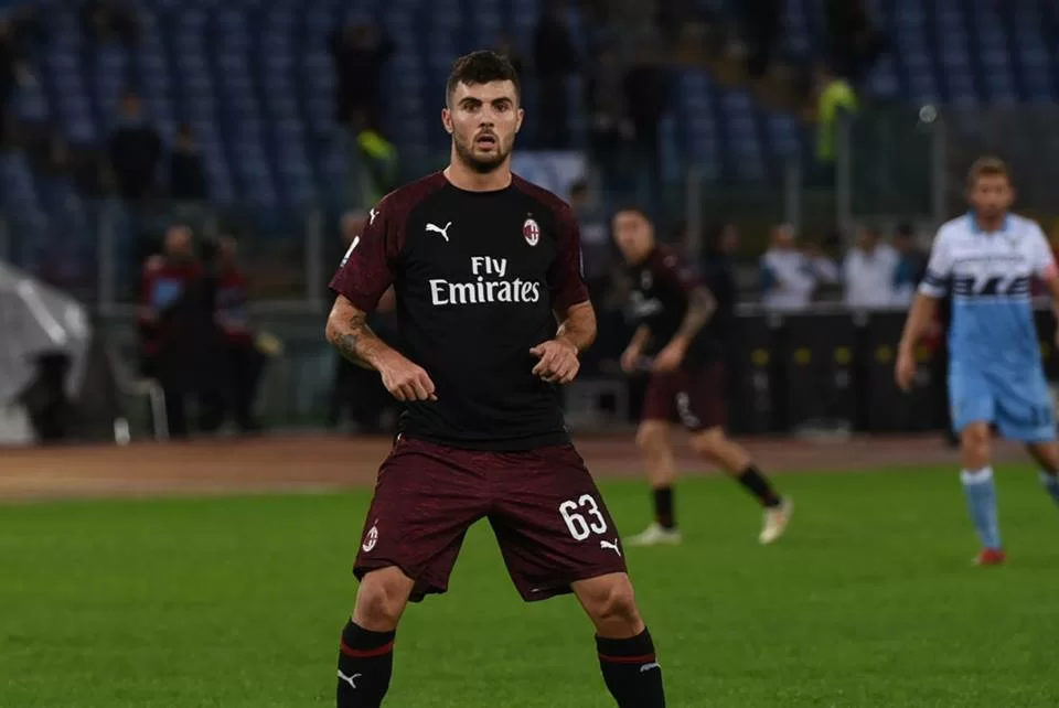 Cutrone evanescente in azzurro. Un passo indietro per risalire